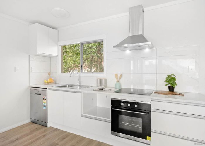  at 2/29 Fairview Road, Mount Eden, Auckland