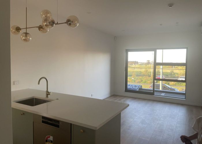  at 2/25 Flat Bush School Road, Flat Bush, Manukau City, Auckland