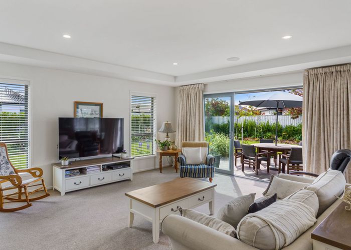  at 35 Oaks Drive, Lincoln, Lincoln