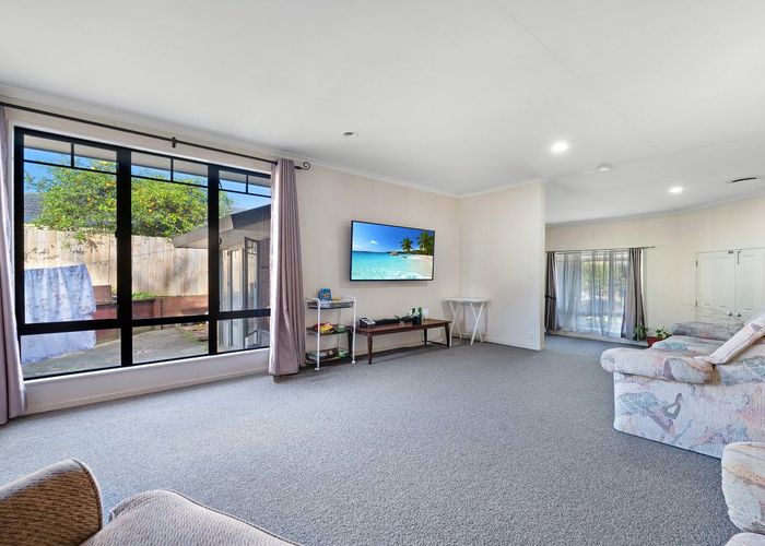  at 13 De Havilland Drive, Goodwood Heights, Manukau City, Auckland