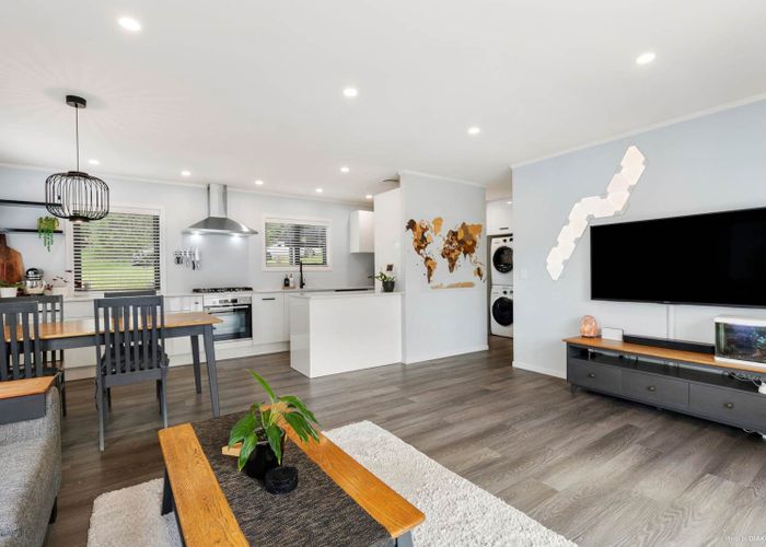  at 1/8 Fitzwilliam Drive, Torbay, Auckland