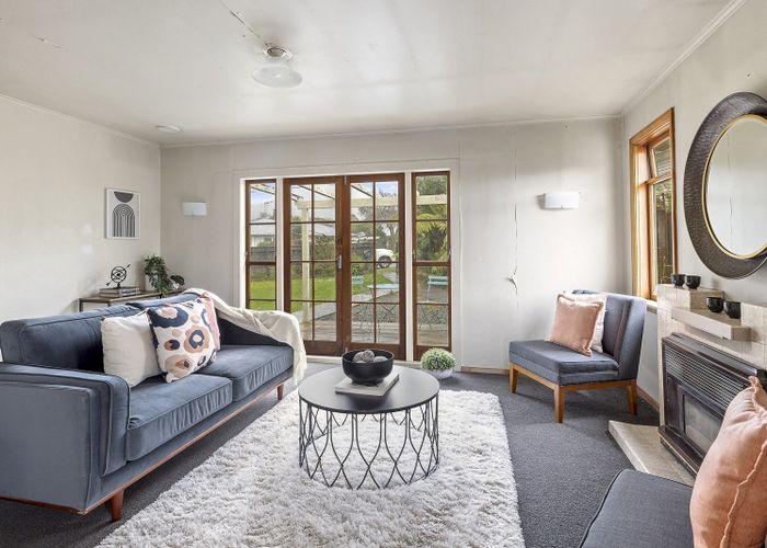  at 17 Kereru Bend, Tawa, Wellington