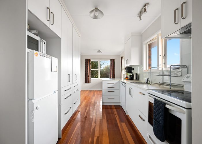  at 6 Margaret Place, Deanwell, Hamilton