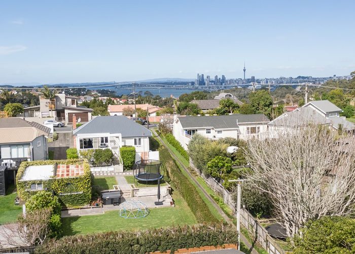  at 43 Balmain Road, Birkenhead, Auckland