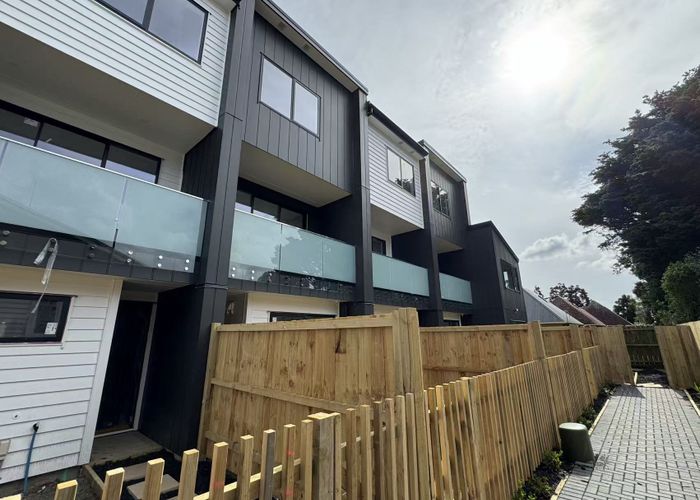  at 1-10/113 Mangere Road, Otahuhu, Auckland City, Auckland