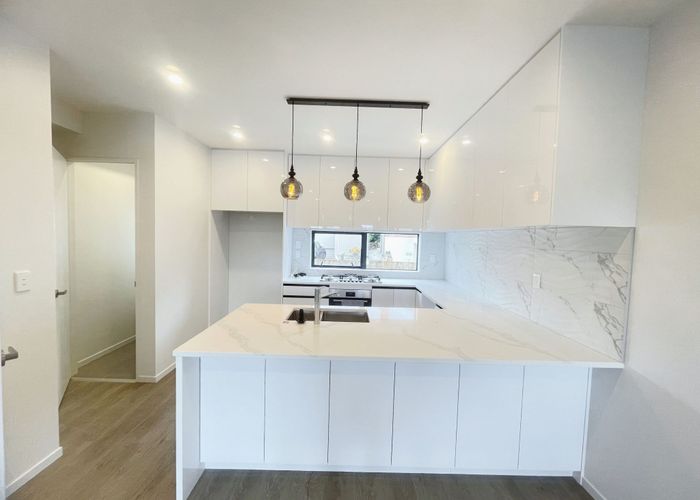  at 2/701 Hillsborough Road, Mount Roskill, Auckland City, Auckland