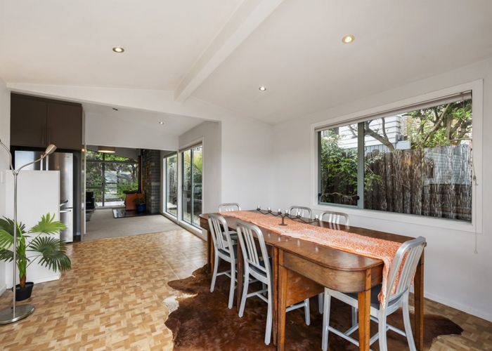  at 11 Southern Cross Crescent, Island Bay, Wellington, Wellington