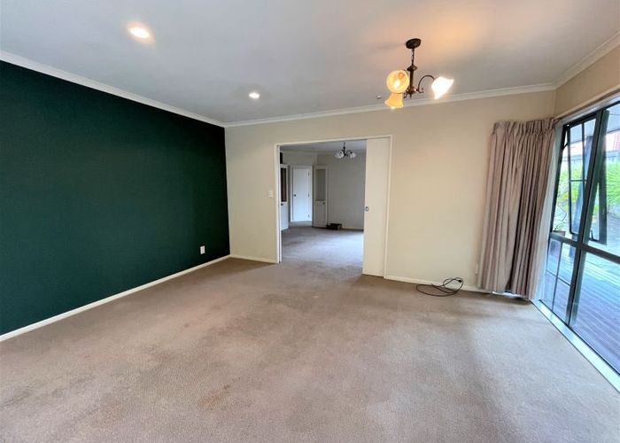  at 42a Bradbury Road, Botany Downs, Manukau City, Auckland