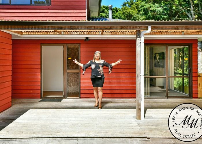  at 32 Paulownia Place, Totara Heights, Manukau City, Auckland