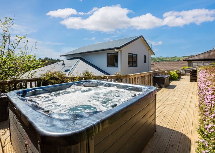 at 10 Te Puia Drive, Aotea, Porirua, Wellington