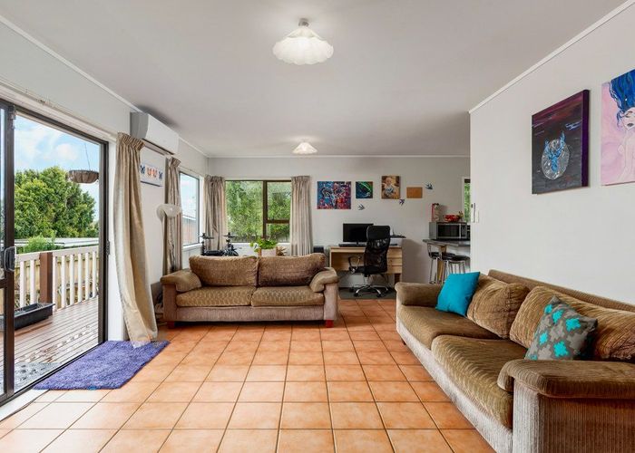  at 3/6 Harding Avenue, Te Atatu South, Waitakere City, Auckland