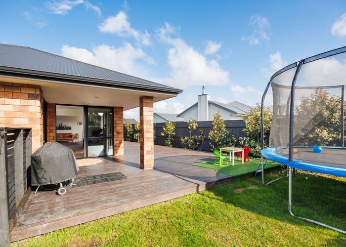  at 35 Chestnut Close, Kelvin Grove, Palmerston North