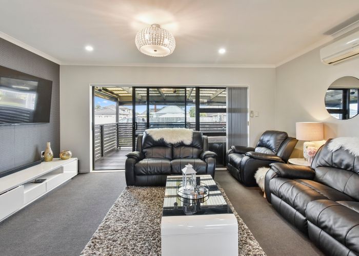  at 5/1 Plunket Avenue, Manukau Central, Auckland
