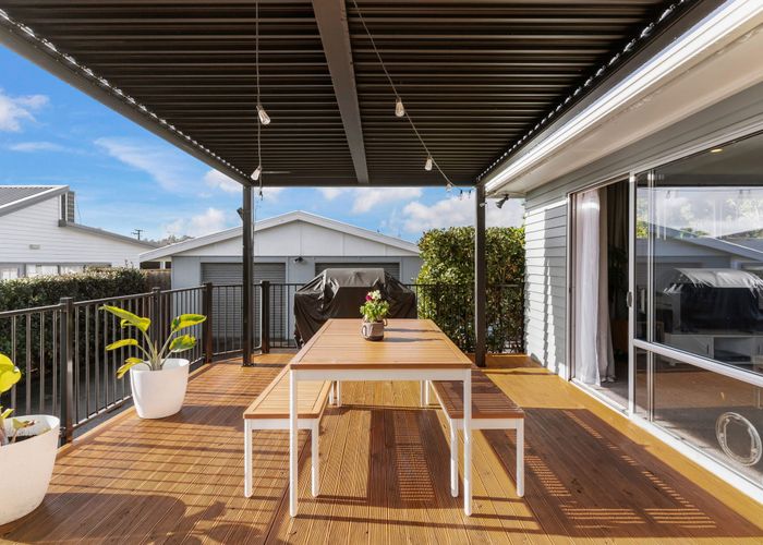  at 4 Hayman Place, Beach Haven, North Shore City, Auckland