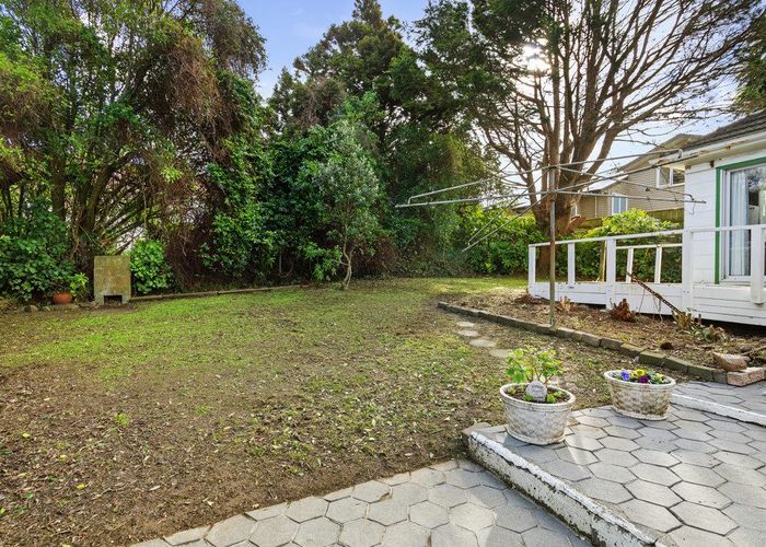  at 100 Moorefield Road, Johnsonville, Wellington