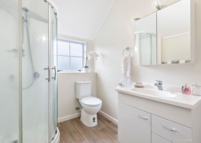  at 120 Akaroa Drive, Maupuia, Wellington