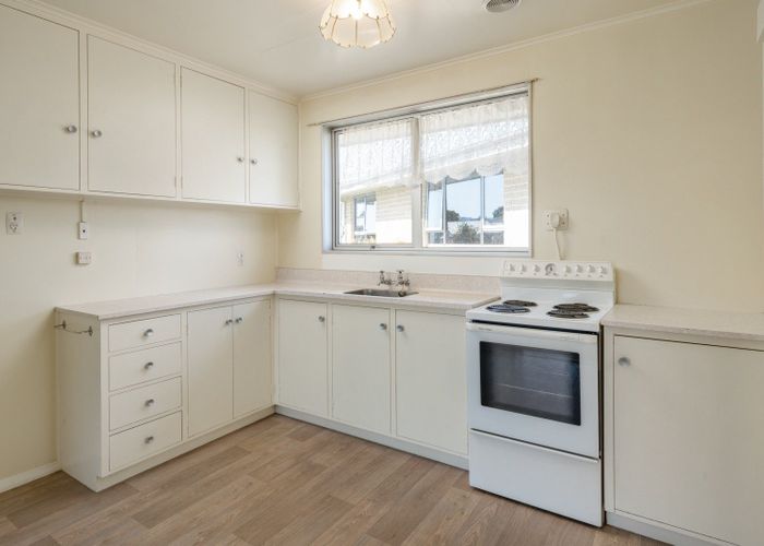  at 2/138 Budge Street, Riversdale, Blenheim