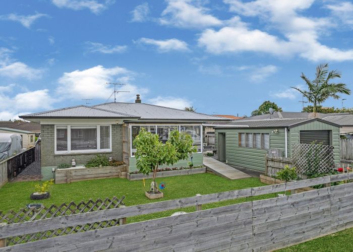  at 6 Paterson Avenue, Pukekohe, Pukekohe