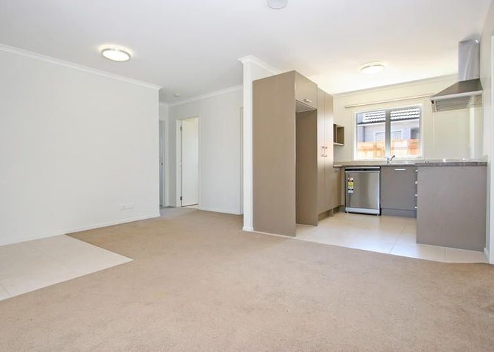  at 58 Kenderdine Road, Papatoetoe, Manukau City, Auckland