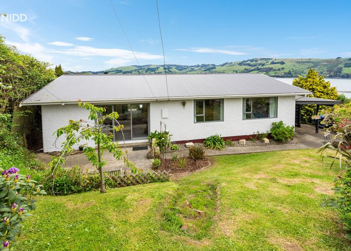  at 18 Athol Place, Ravensbourne, Dunedin