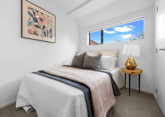  at 11E Mandarin Place, Half Moon Bay, Auckland
