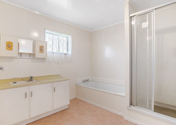  at 2/12 Russell Road, Manurewa, Manukau City, Auckland