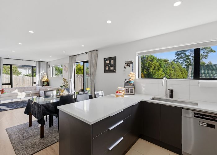  at 70D Stanley Road, Glenfield, North Shore City, Auckland