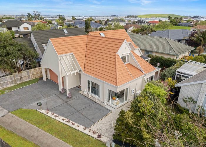 at 2/2 Uldale Place, Northpark, Auckland