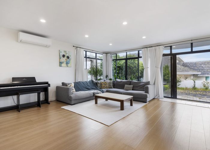  at 2/38 Luckens Road, West Harbour, Auckland