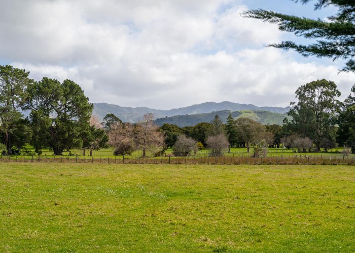  at 121 Chester Road, Clareville, Carterton