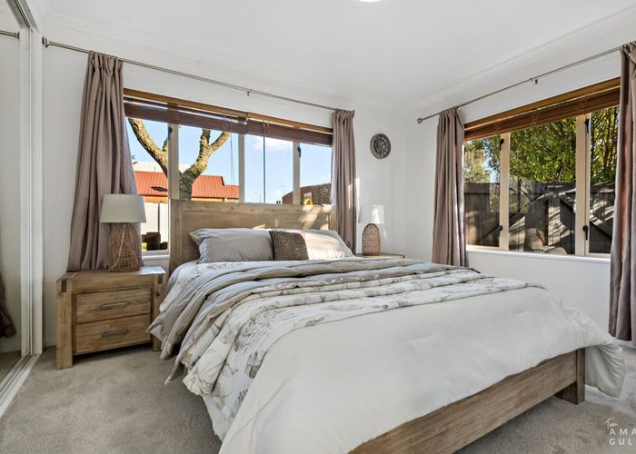  at 2 Kilmarnock Avenue, Ranui, Waitakere City, Auckland