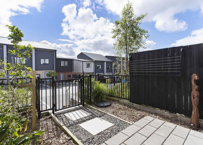  at 8 Jabuka Street, Glen Eden, Waitakere City, Auckland