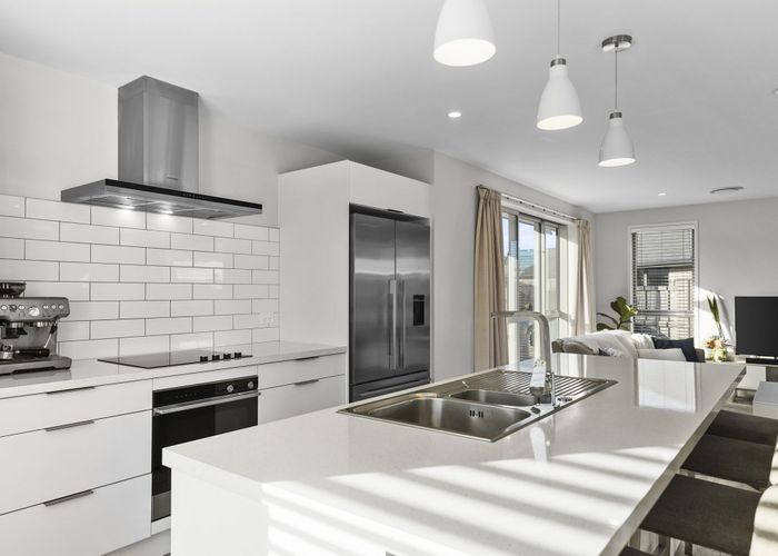  at 37 Kahuparere Crescent, Pyes Pa, Tauranga