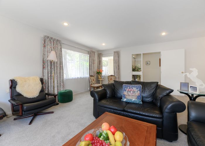  at 1/52 Turama Road, Royal Oak, Auckland