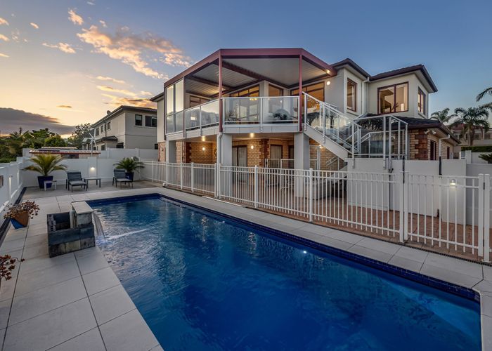  at 5 Courtneys, West Harbour, Auckland