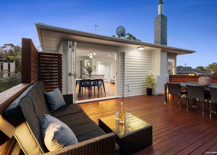  at 34 South Lynn Road, Titirangi, Auckland