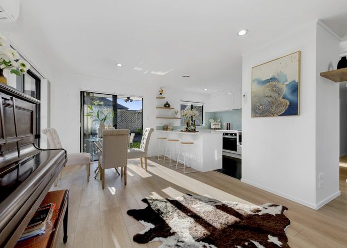  at 6 Frank Bunce Grove, Flat Bush, Auckland