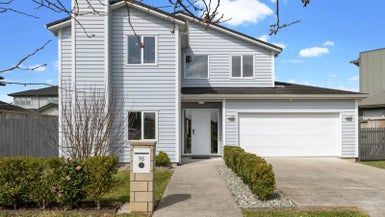  at 16 Bayvista Drive, Karaka, Papakura
