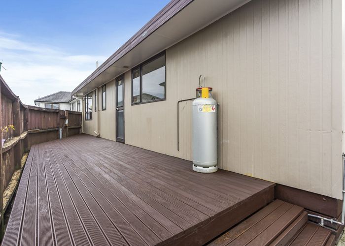 at 2/115 Wyllie Road, Papatoetoe, Auckland