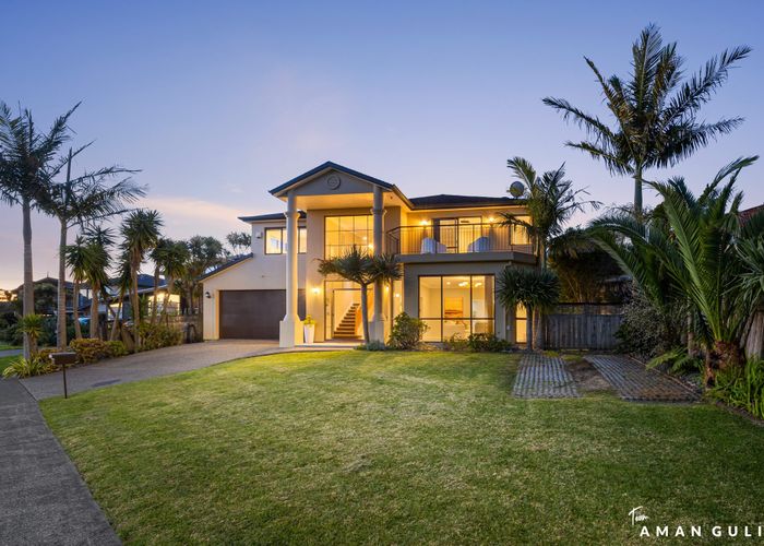  at 8 Waikura Drive, Te Atatu Peninsula, Auckland