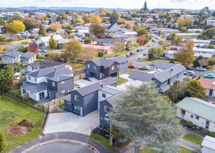  at 33 Sandleigh Road (Room B), Hamilton Lake, Hamilton, Waikato