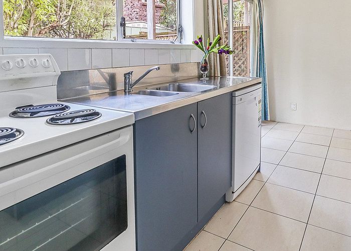  at 2/48 Mirrabooka Avenue, Howick, Manukau City, Auckland