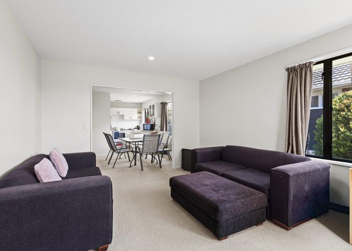  at 2/44 Division Street, Riccarton, Christchurch City, Canterbury