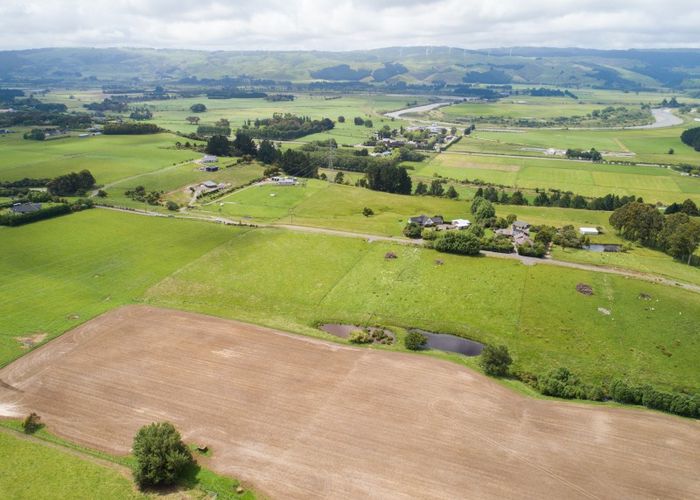  at 211 Hendersons Line, Kelvin Grove, Palmerston North