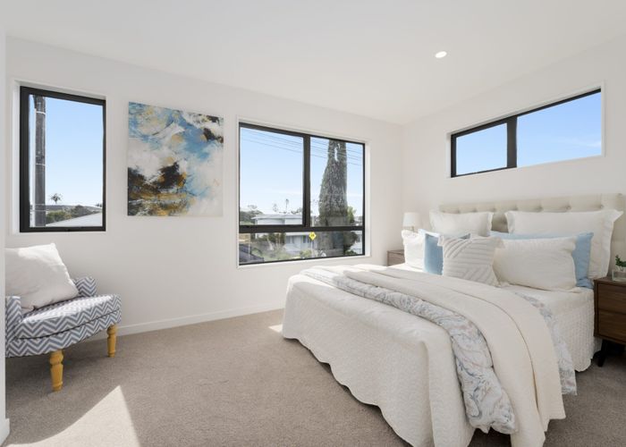 at 2/31 Tiroroa Avenue, Te Atatu South, Waitakere City, Auckland