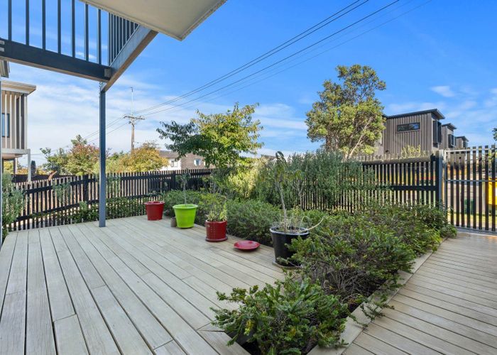  at 8c Lyndhurst Street, Wai O Taiki Bay, Auckland City, Auckland