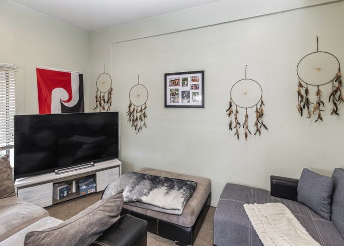  at 1-2/398 Ferry Road, Woolston, Christchurch City, Canterbury