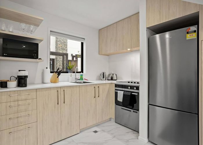  at 8/10 Fathom Place, Te Atatu Peninsula, Waitakere City, Auckland