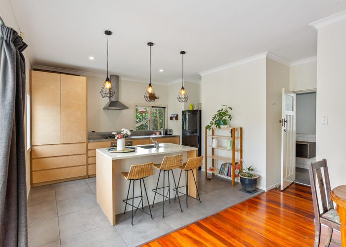  at 2/73 Keegan Drive, Massey, Waitakere City, Auckland