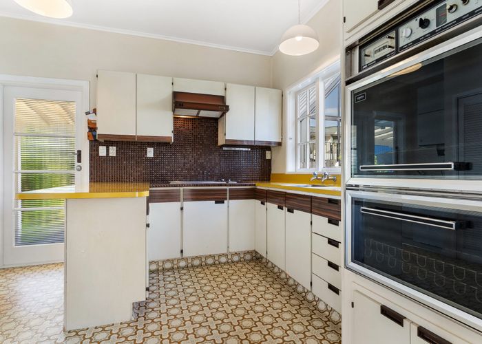  at 1 Manor Place, Point Chevalier, Auckland City, Auckland